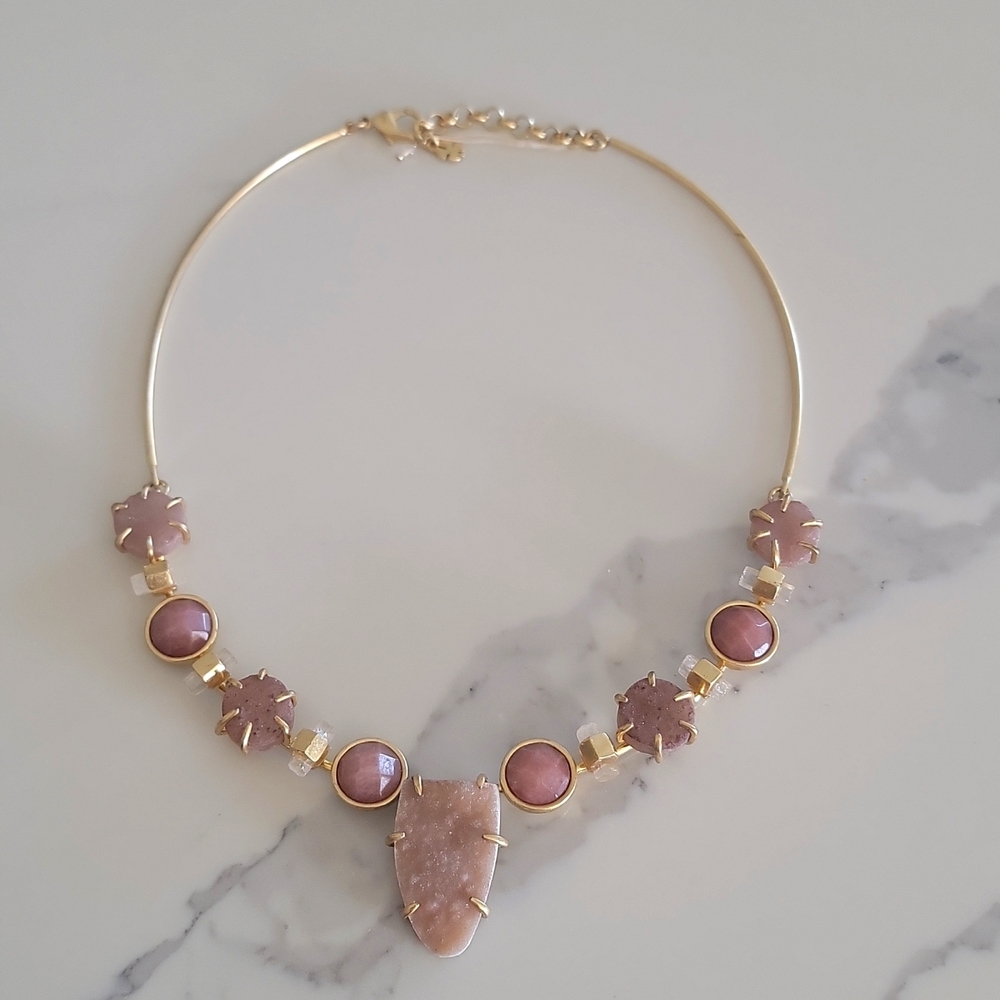 Quartz stone choker...good quality